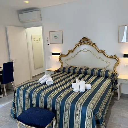 Ca'paradiso * Venice